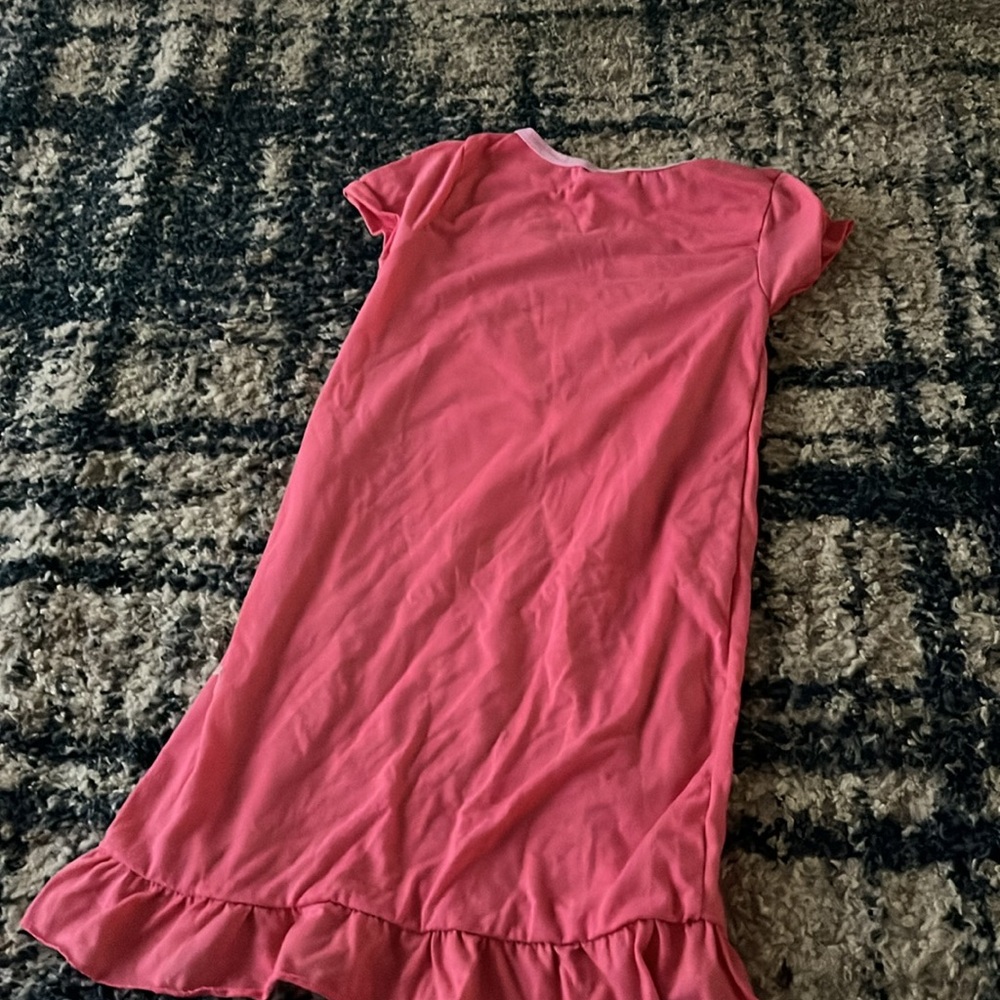 Too small - Picture 3 of 3
